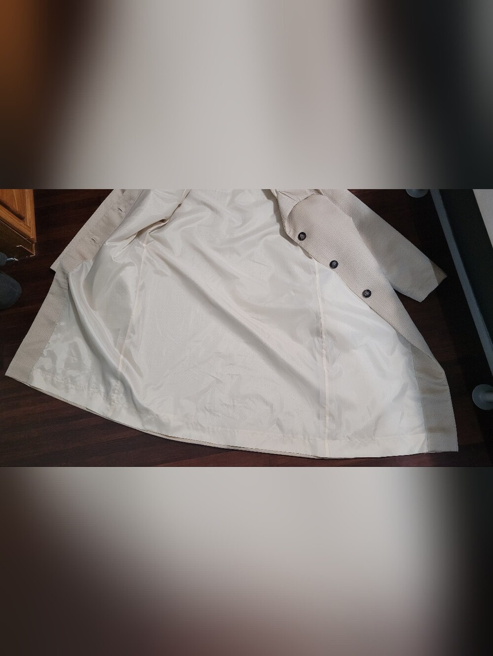 Beige Women's Single-Breasted Trench Coat - Picture 10 of 10